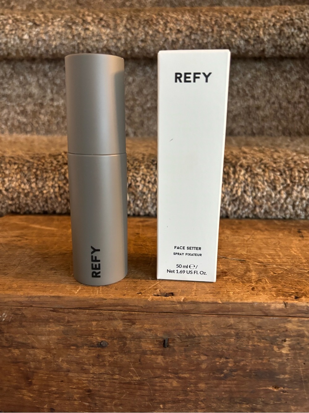 REFY Face Setter Makeup Setting Spray - Silver & White
